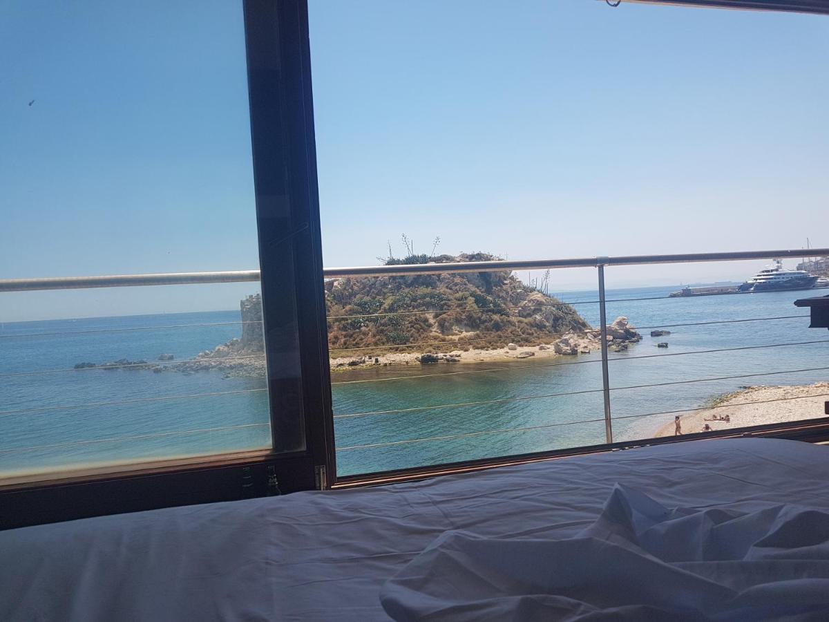 Bedwave Seaside Mansion Hostel