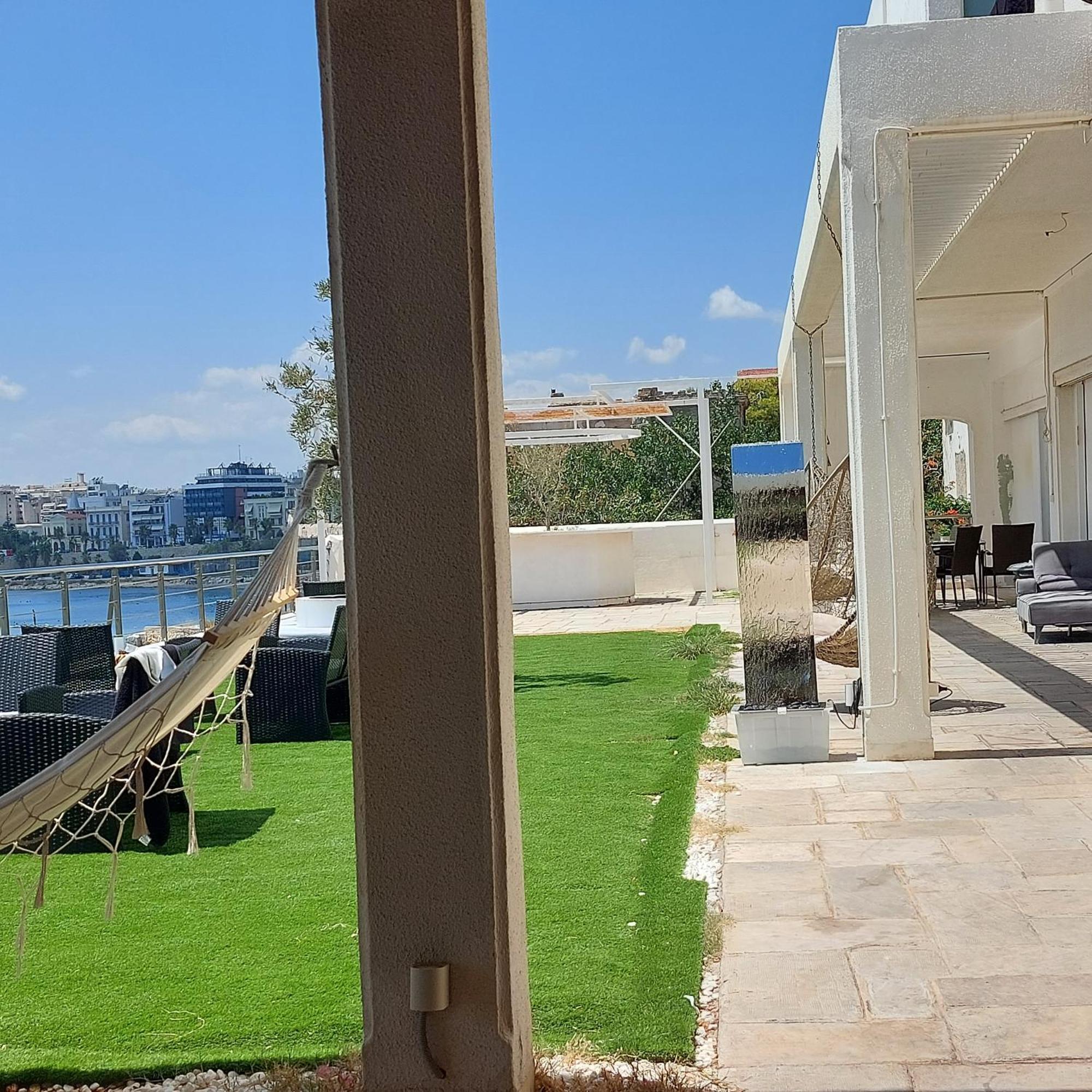 Hostel Bedwave Seaside Mansion