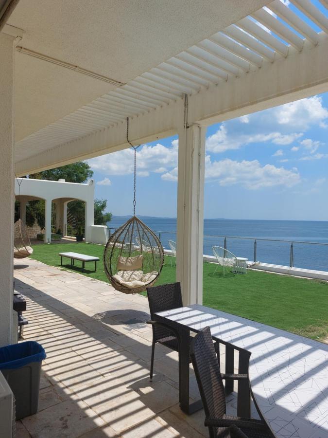 Bedwave Seaside Mansion *