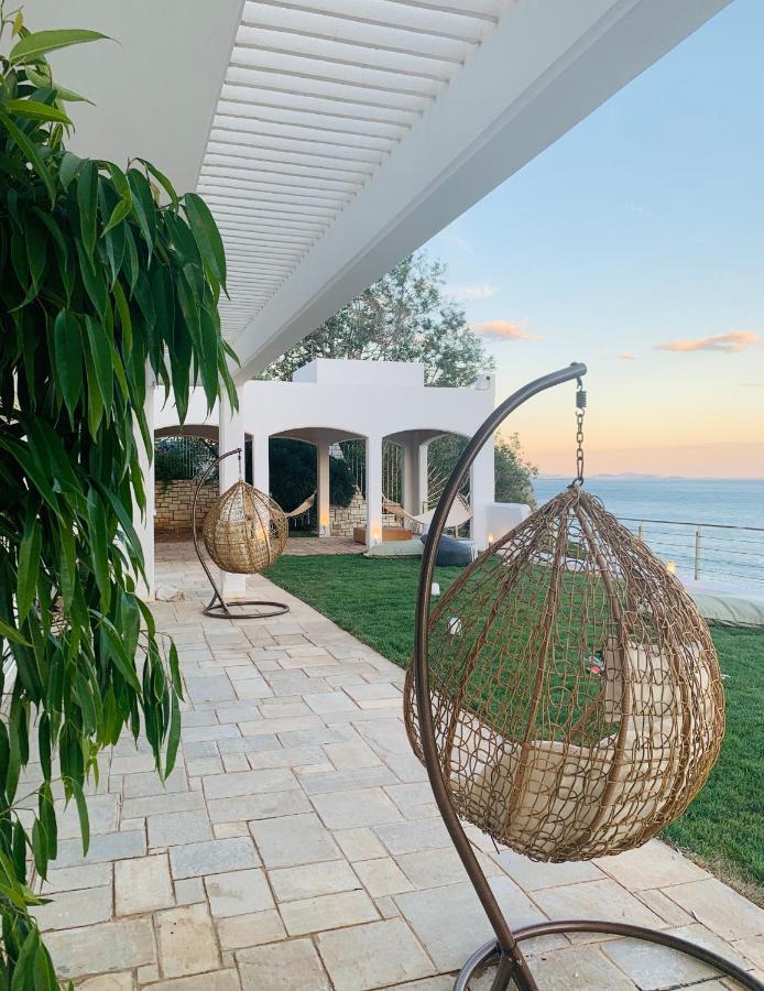 Bedwave Seaside Mansion Pireo